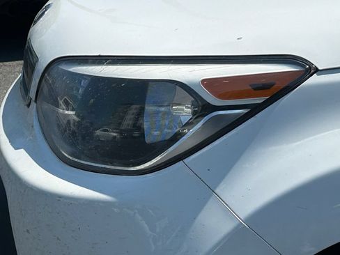 Used 2015 Kia Soul + FWD image 11