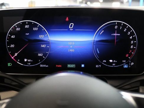 Used 2025 Mercedes-Benz GLC 350e 4MATIC w/ Advanced USB Package image 21