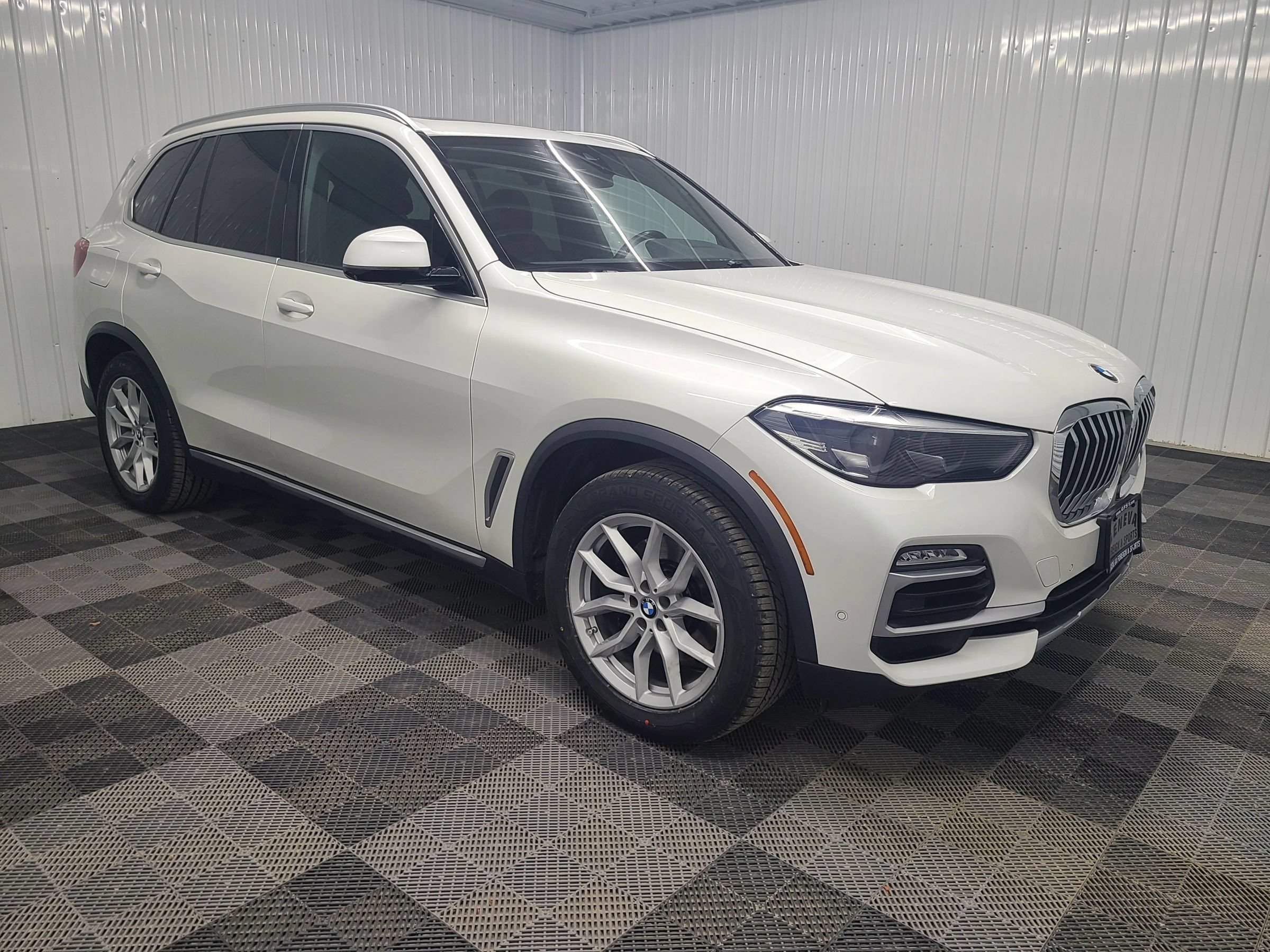 Used 2019 BMW X5 xDrive40i w/ Parking Assistance Package AWD/4WD image 4
