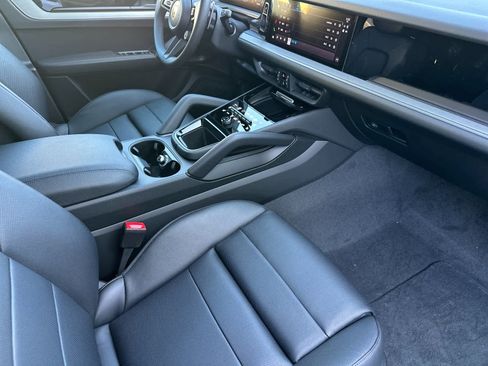 New 2026 Porsche Cayenne S AWD/4WD image 17