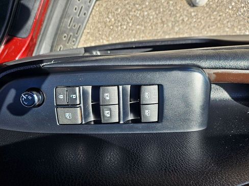 Used 2014 Toyota Highlander XLE FWD image 14