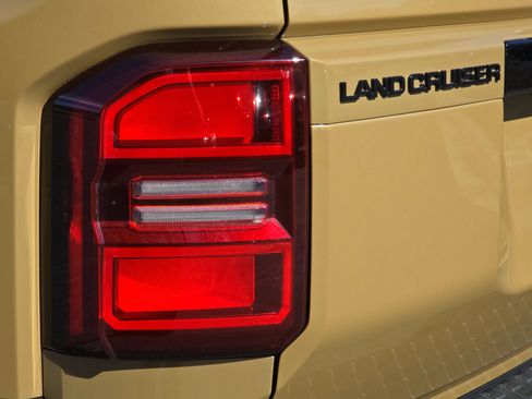 Used 2025 Toyota Land Cruiser w/ Premium Package AWD/4WD image 33