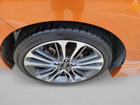 Used 2016 Hyundai Veloster Turbo w/ Option Group 04 FWD image 11