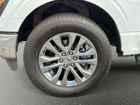 Used 2025 Ford F150 Lariat w/ Tow/Haul Package AWD/4WD image 12