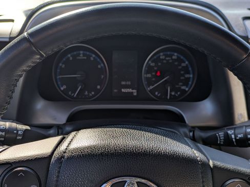 Used 2017 Toyota RAV4 XLE image 18