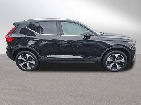Used 2025 Volvo XC40 B5 Plus w/ Protection Package Premier image 2