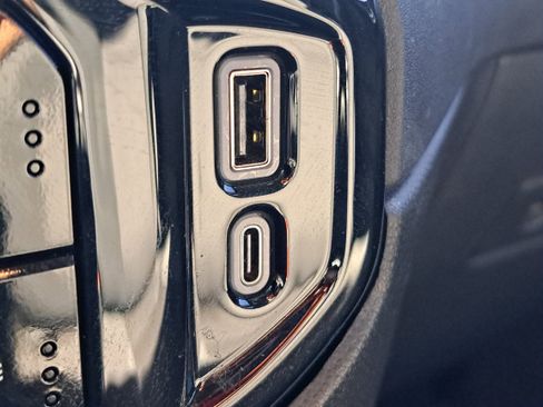 Used 2024 Chevrolet Silverado 1500 LT image 30