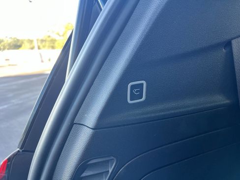 Used 2023 Chrysler Pacifica Touring-L w/ S Appearance Package image 57