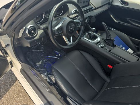 Used 2023 MAZDA MX-5 Miata Grand Touring RWD image 13