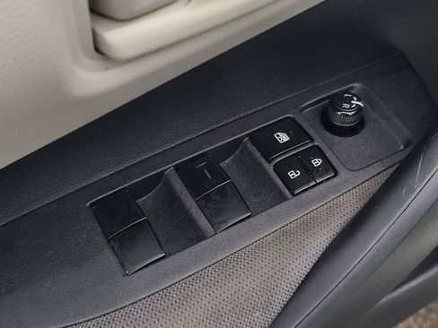 Used 2023 Toyota Corolla LE image 11