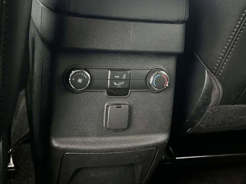 Used 2018 Ford Explorer XLT w/ Equipment Group 202A image 19