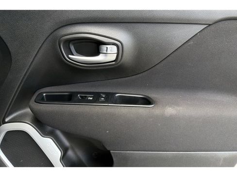 Used 2019 Jeep Renegade Sport w/ Sport Appearance Group AWD/4WD image 19