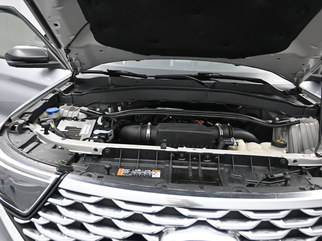Used 2021 Ford Explorer Platinum w/ Equipment Group 601A AWD/4WD image 37