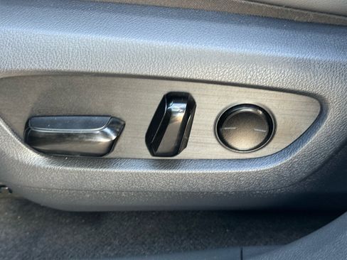 Used 2023 Lexus RX 350h w/ Accessory Package (Z1) image 16