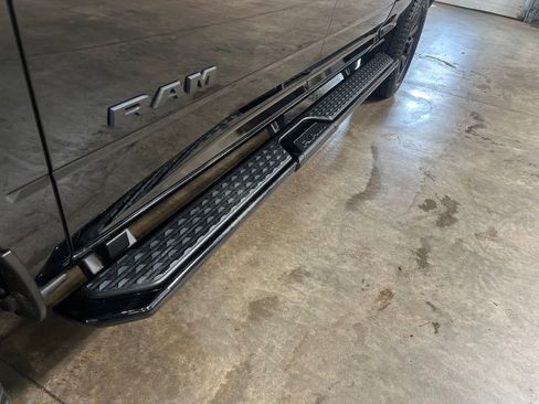 Used 2025 RAM 2500 Big Horn AWD/4WD image 32