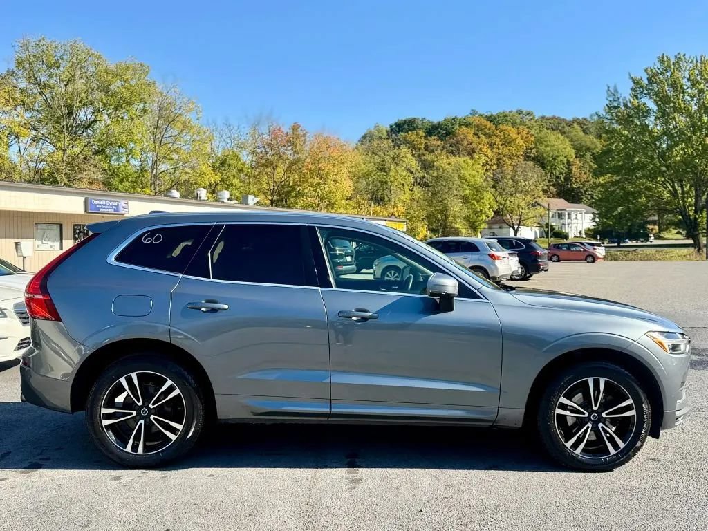 Used 2020 Volvo XC60 T5 Momentum w/ Protection Package Premier AWD/4WD image 9