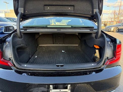 Used 2017 Volvo S90 T6 Momentum w/ Vision Package image 19