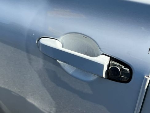 Used 2016 Toyota Camry SE image 7