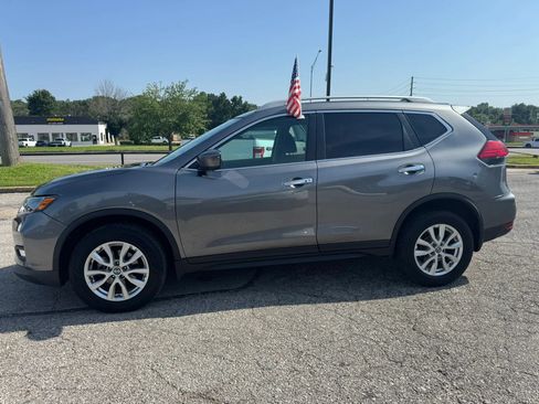 Used 2017 Nissan Rogue SV w/ Sun & Sound Touring Package AWD/4WD image 8