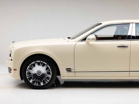 Used 2012 Bentley Mulsanne RWD image 17