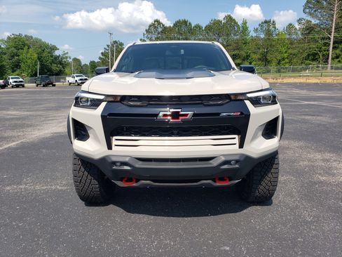 New 2026 Chevrolet Colorado ZR2 w/ Technology Package AWD/4WD image 7