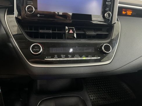 Used 2021 Toyota Corolla LE FWD image 68
