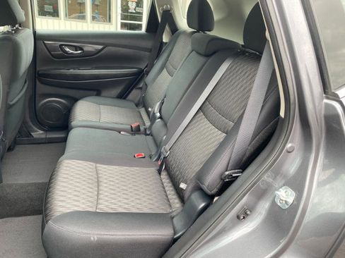 Used 2018 Nissan Rogue S FWD image 15