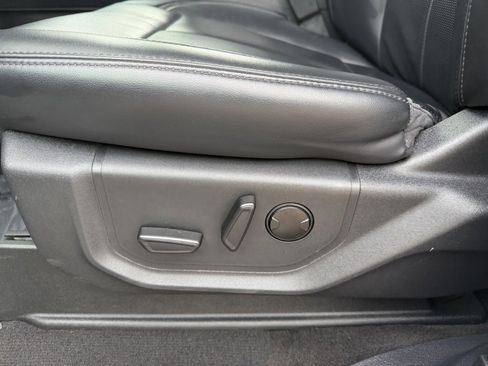 Used 2024 Ford Expedition XLT image 19