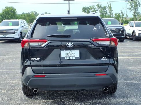 Used 2025 Toyota RAV4 LE AWD/4WD image 28