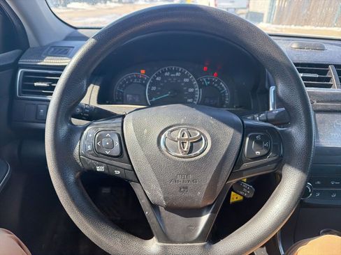 Used 2015 Toyota Camry LE image 14