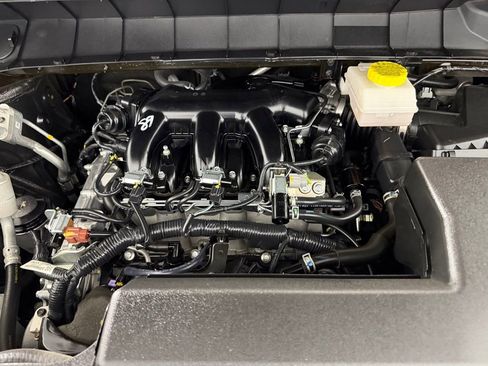 Used 2025 Nissan Pathfinder SL image 35