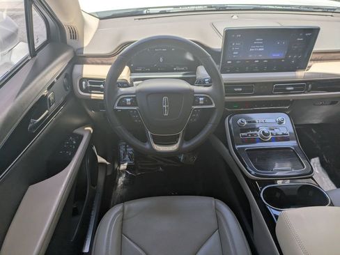 Certified 2023 Lincoln Nautilus Reserve w/ Luxury Package AWD/4WD image 18