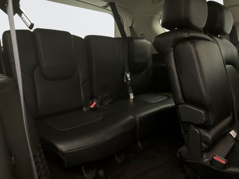 Used 2024 Nissan Armada SV AWD/4WD image 18