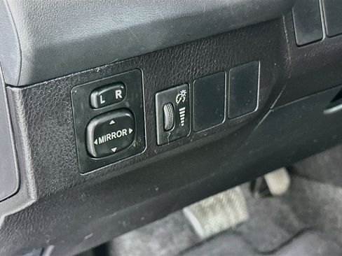 Used 2016 Toyota RAV4 LE FWD image 16
