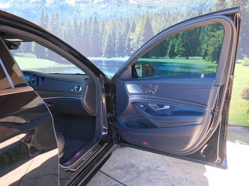 Used 2020 Mercedes-Benz S 560 Sedan image 31