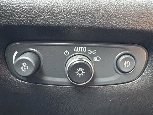 Used 2021 Chevrolet Traverse RS AWD/4WD image 24