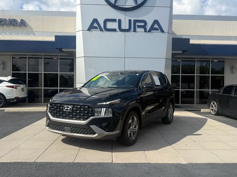 Used 2023 Hyundai Santa Fe SE FWD image 2