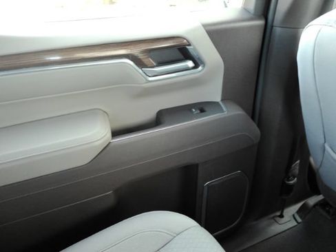 Used 2025 Chevrolet Silverado 1500 LT RWD image 28
