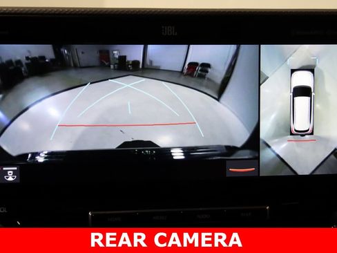 Used 2021 Toyota Highlander Platinum image 26