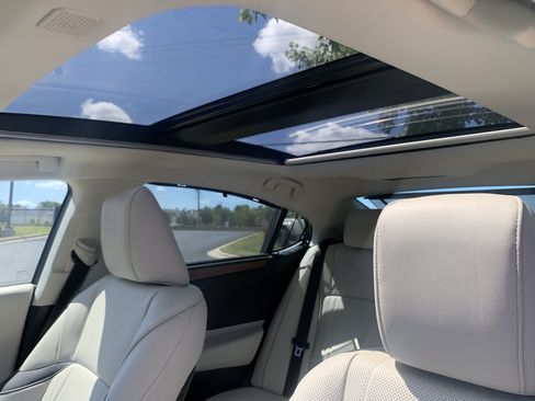 Used 2025 Lexus ES 350 Ultra Luxury w/ Accessory Package (Z2) FWD image 28