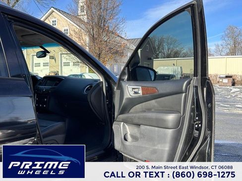 Used 2015 Nissan Pathfinder Platinum w/ Cargo Package image 16