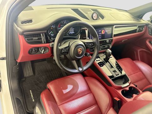Used 2023 Porsche Macan Turbo AWD/4WD image 9