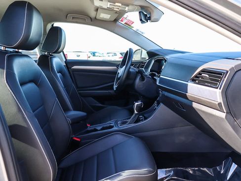 Used 2024 Volkswagen Jetta SE image 17