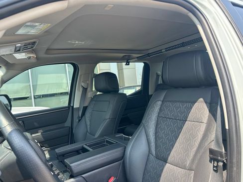 Used 2024 Toyota Tundra Limited AWD/4WD image 12