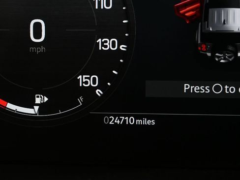 Used 2024 Land Rover Defender 110 X-Dynamic SE image 11