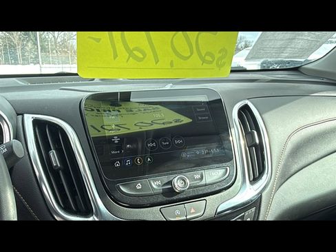 Used 2024 Chevrolet Equinox Premier image 17