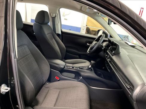 Used 2025 Honda HR-V LX image 11