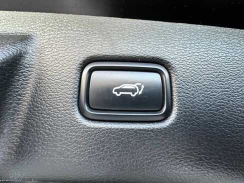 Used 2022 Kia Telluride SX w/ SX Prestige Package image 17