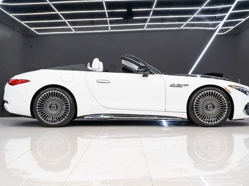 Used 2026 Mercedes-Benz Maybach SL 680 image 10