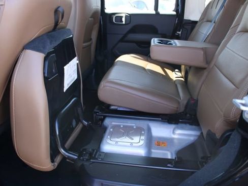 Used 2023 Jeep Wrangler Unlimited Sahara w/ Cold Weather Group AWD/4WD image 47
